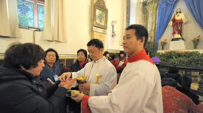 thánh lễ có giáo dân tham dự lại bị đình chỉ ở hồng kong, đại dịch covid tại trung quốc, thánh lễ bị hạn chế vì covid