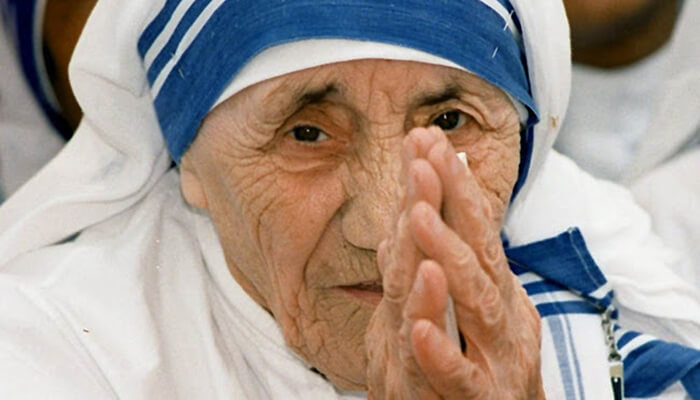 Mẹ thánh Teresa Calcutta, tiểu sử Mẹ thánh Teresa calcutta, Mẹ thánh Teresa Calcutta đến việt nam