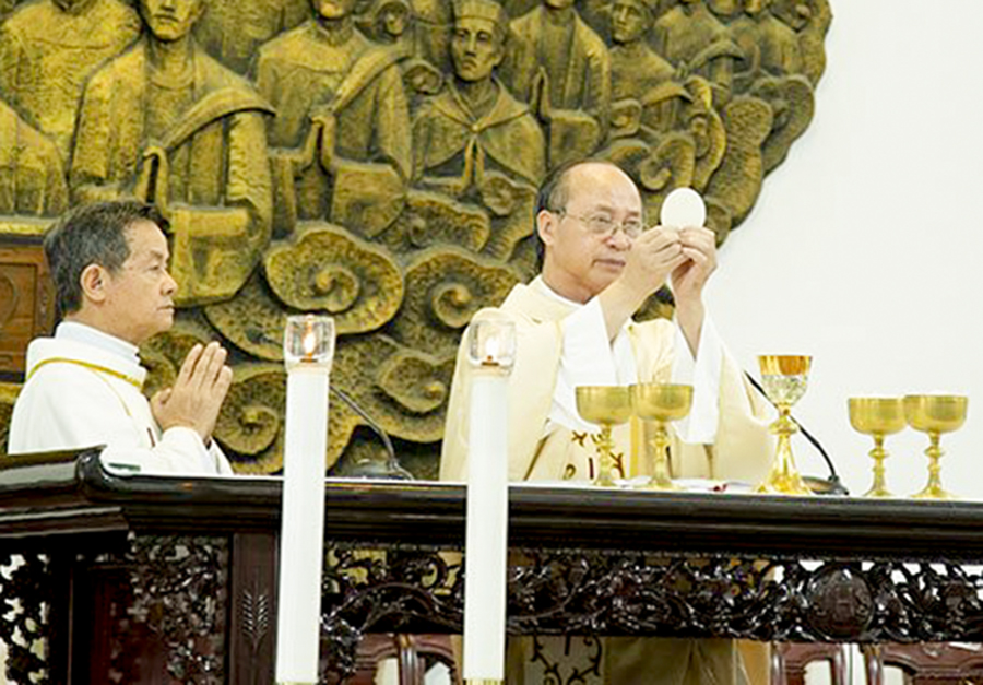 Mân-côi-chuỗi-hạt-tình-yêu